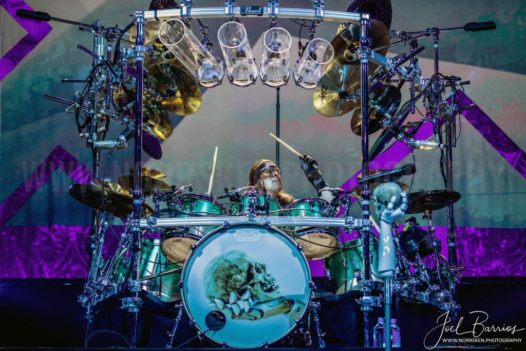 MIKE MANGINI Recalls The Challenges Of His DREAM THEATER Audition: “That Drum Set… I’d Never Played A Configuration Like That — Never”