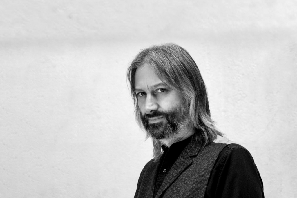BIG BIG TRAIN’s Greg Spawton Talks New Album: “In Europe, GRAND TOUR goes back to the 17th century as a concept of getting out into the world and finding yourself and discovering things about history, so we liked that concept for the album.”