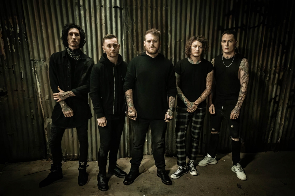 ASKING ALEXANDRIA Releases Deluxe Version Of Self-Titled Album “LP5 DLX”