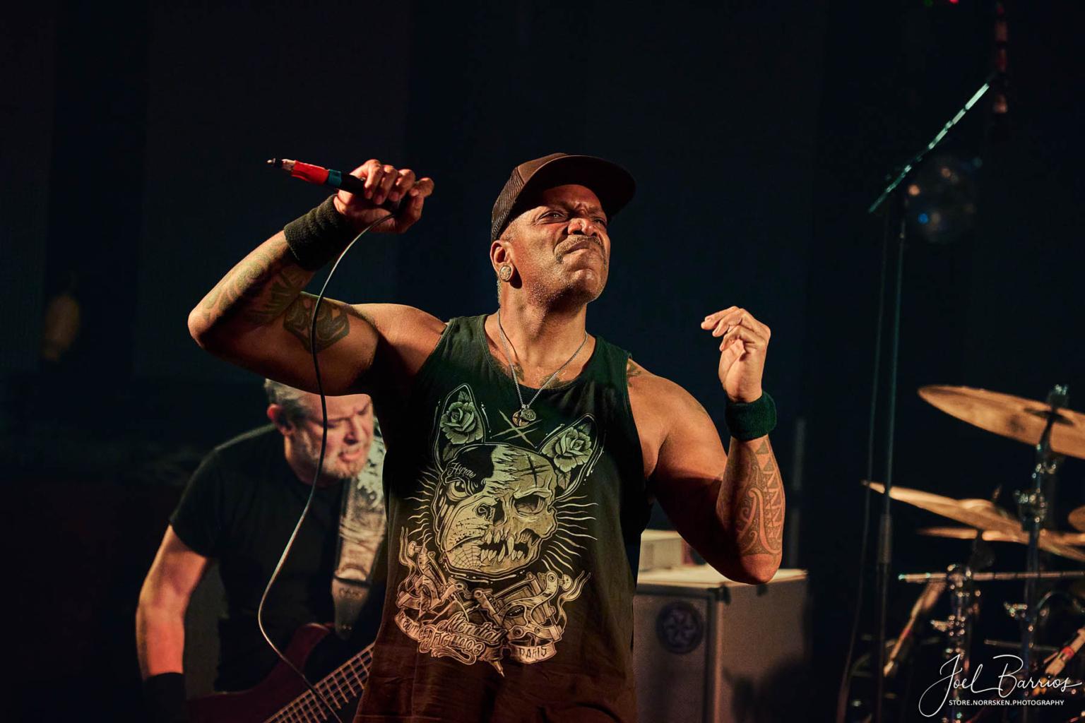 DERRICK GREEN Remembers ELOY CASAGRANDE’s Exit From SEPULTURA: “We Were Lucky That We Were Able To Find Somebody To Fill Out The Farewell Tour at the Very Last Minute”