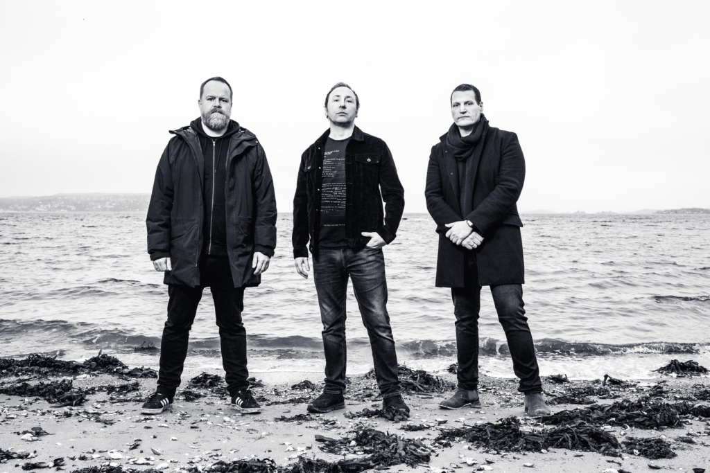 Airbag – A Day At The Beach (Album Review)