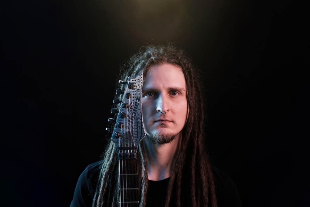 Guitar Sensation BERNTH Shares Fantastical Tempo Raised Guitar Solo Rendition of METALLICA’s “Creeping Death”