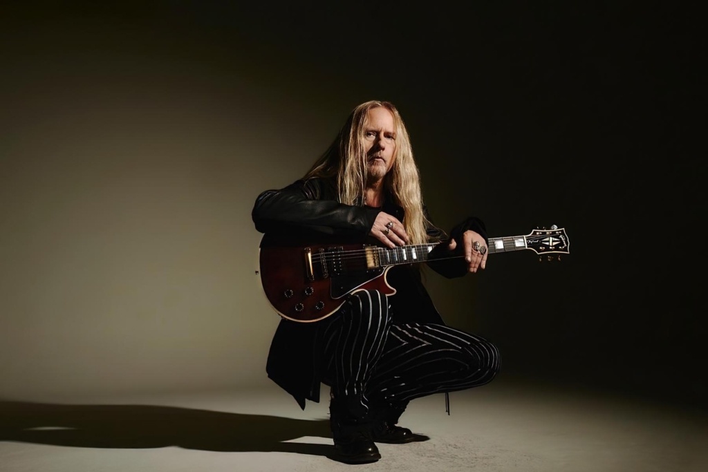 JERRY CANTRELL Hints At Possible Collaboration With JAMES HETFIELD: “JAMES And I Have Talked About It…Kind Of”