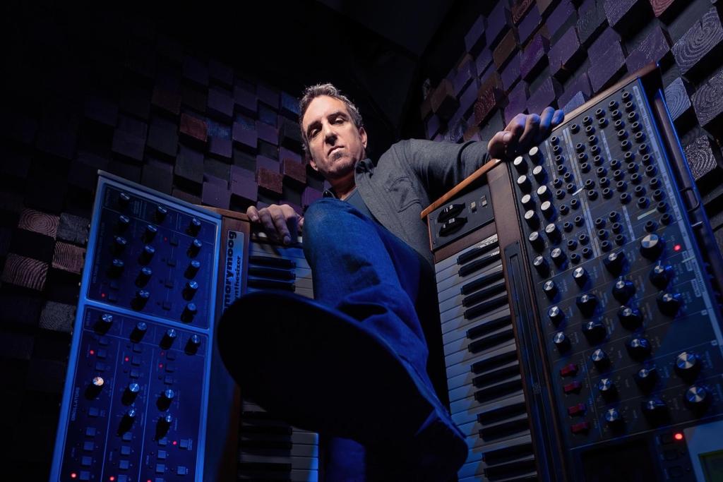 DEREK SHERINIAN Talks Writing Process Of His Recent Album with SIMON PHILLIPS: “‘Vortex’ Has The Same Mindset And The Same Creative Energy Of ‘The Phoenix’”