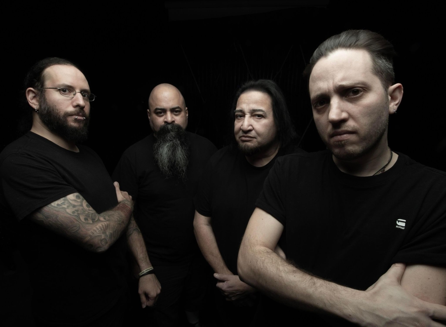 DINO CAZARES On New FEAR FACTORY Album: “I 100% Believe That People Are Gonna Love This Shit — It’s New, It’s Brutal, It’s Heavy, It’s Melodic”