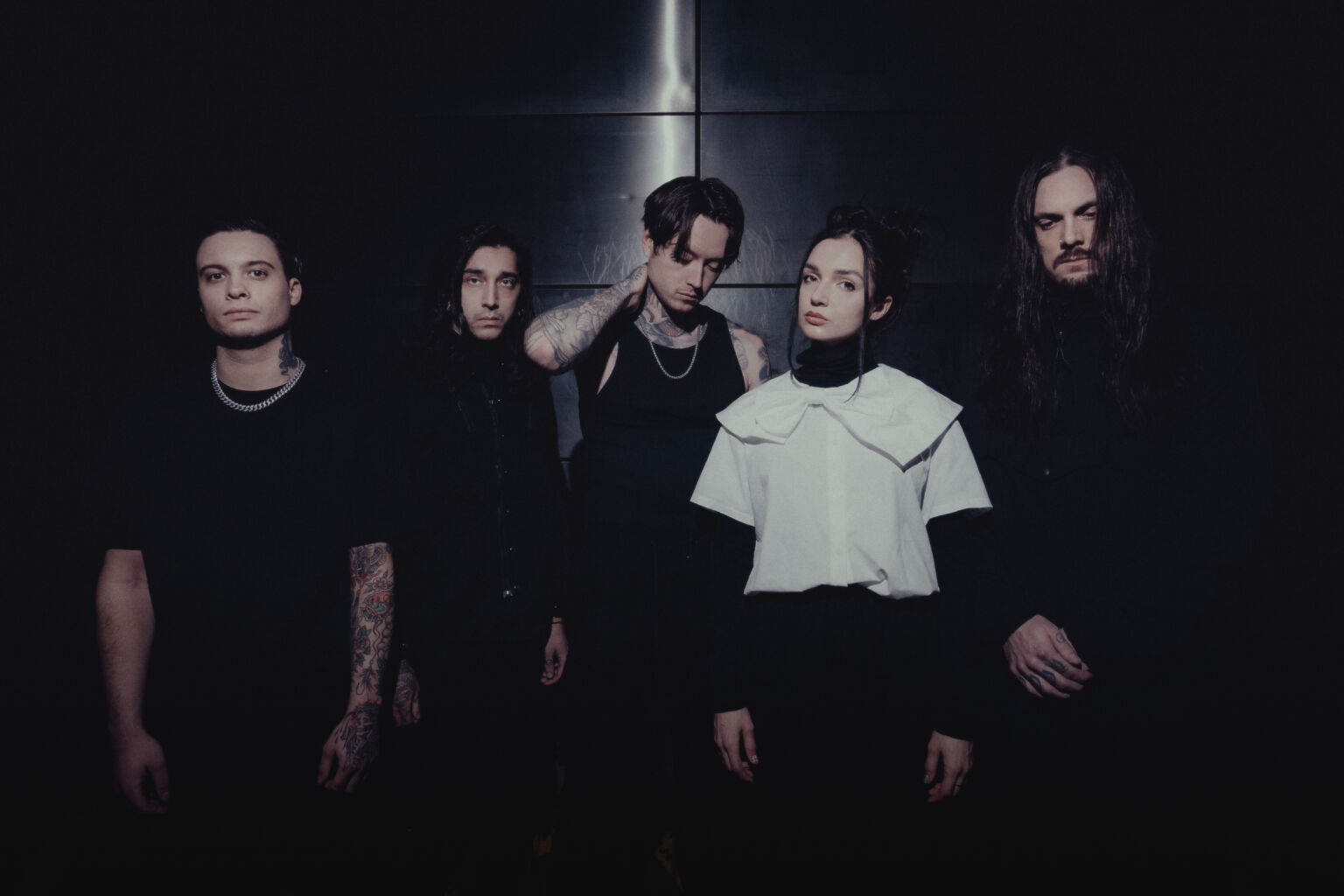 BAD OMENS & POPPY Join Forces On New Single ‘V.A.N’