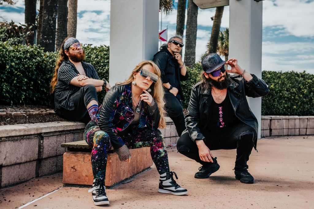 SEVEN KINGDOMS Sign With Reigning Phoenix Music, Celebrate With New Single “The Square”