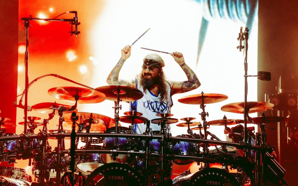 MIKE PORTNOY Says A.I. Will Never Enter The DREAM THEATER Songwriting Process: “It Has To Be Fully Organic. I Would Rather Make A Mistake And Be Real”