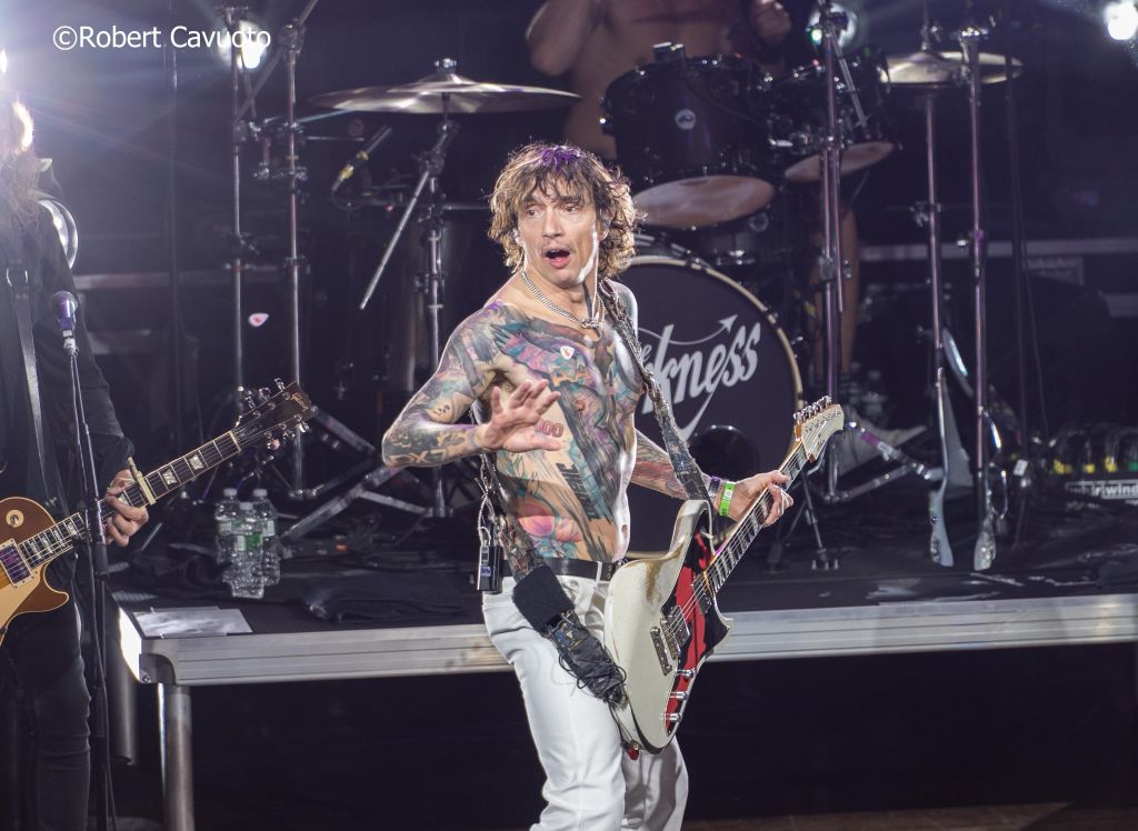 CONCERT REVIEW: Just Like A Dream On Toast, THE DARKNESS Put On A Perfect Rock N’ Roll Show In New York City