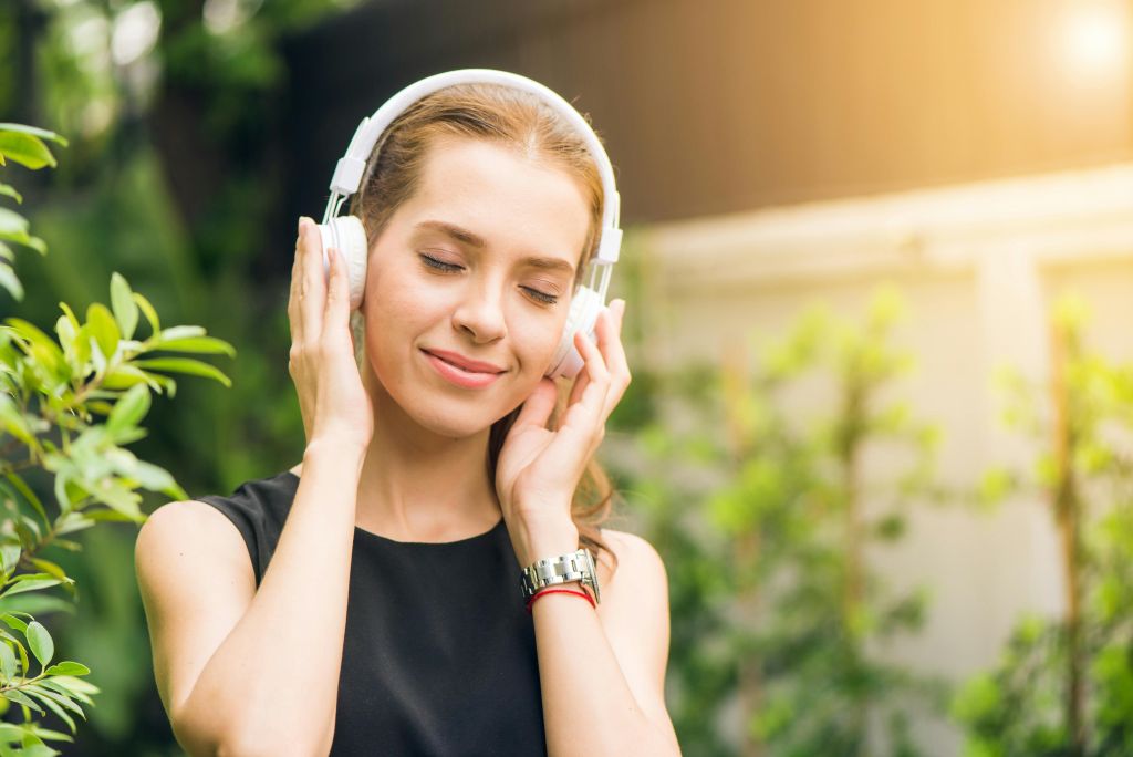 How Fans Discover New Sounds Through Online Communities